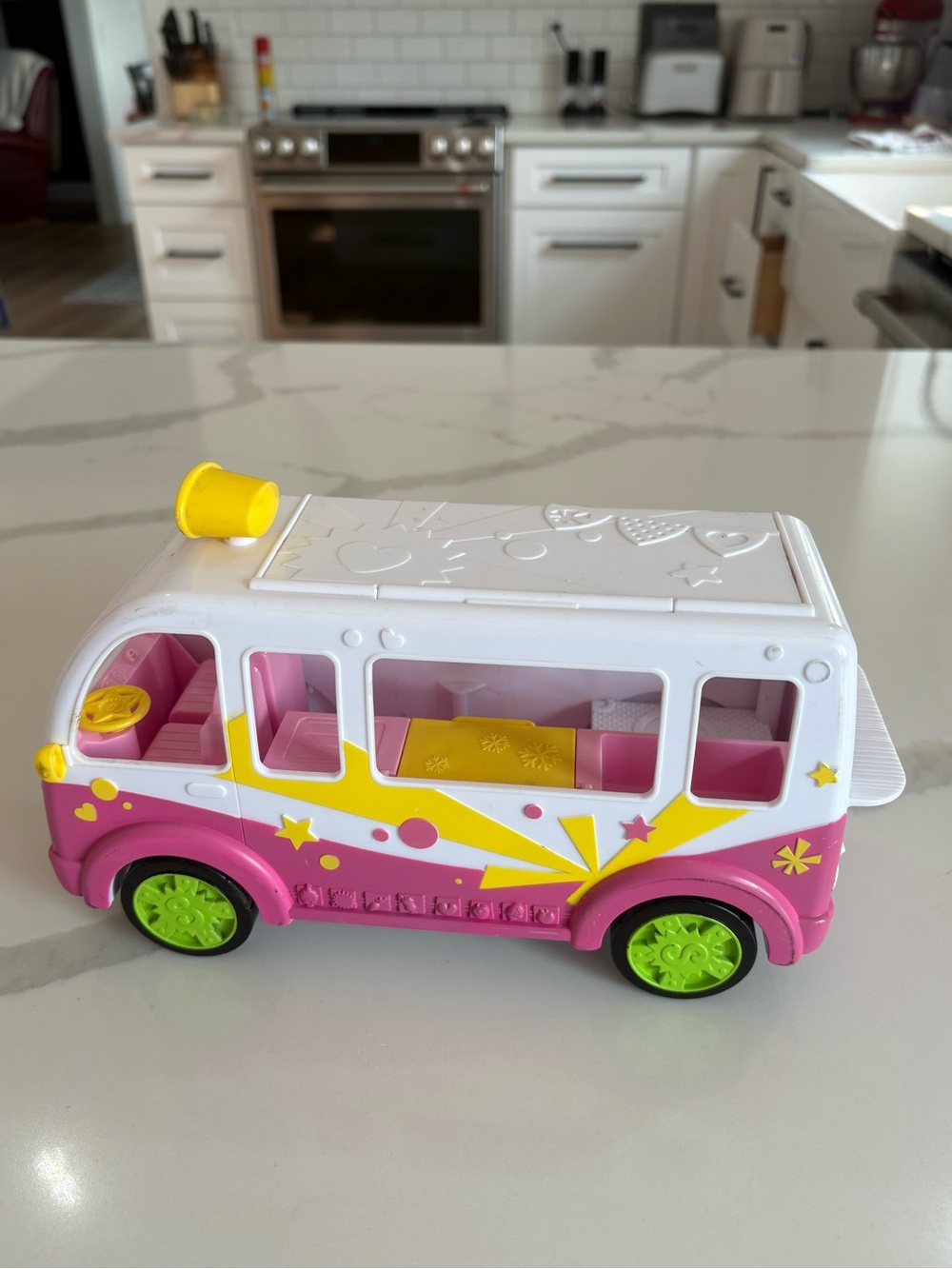 Shopkins Shoppies Ice Cream Truck Food Truck Van Moose Toys Pink Playset Vehicle